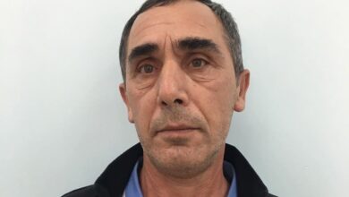 Khách Tây vào tiệm đổi đôla rồi giật tiền Việt bỏ chạy