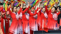 Ngoại giao Trung Quốc mềm mỏng hơn khi ông Tập giải quyết các thách thức trong nước