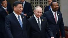 Putin được chào đón tại hội nghị thượng đỉnh Vành đai và Con đường của Tập Cận Bình Putin được chào đón tại hội nghị thượng đỉnh Vành đai và Con đường của Tập Cận Bình