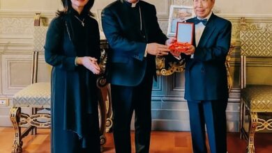 Lần đầu tiên, 2 người Mỹ gốc Việt được ban Huân Chương Thánh Giáo Hoàng Gregory