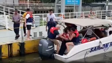 Quá bế tắc, người phụ nữ giao mình xuống sông Sài Gòn, may được cứu