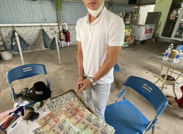 Thế chấp hình ảnh và video khỏa thân để vay tiền lãi suất cao Thế chấp hình ảnh và video khỏa thân để vay tiền lãi suất cao