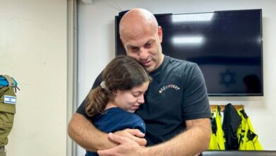 Hamas bàn giao thêm một nhóm con tin Israel và Thái Lan