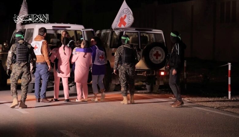 Israel, Hamas đều tuân thủ, muốn kéo dài lệnh ngừng bắn để thả thêm con tin Israel, Hamas đều tuân thủ, muốn kéo dài lệnh ngừng bắn để thả thêm con tin