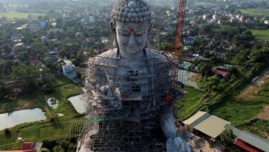 Chùa to Phật lớn vực sâu