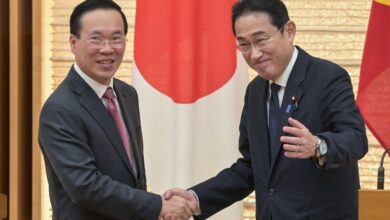 “Nhích” lại gần Phương Tây hơn vì mục đích tăng trưởng