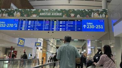 Thăm con muôn dặm đường xa