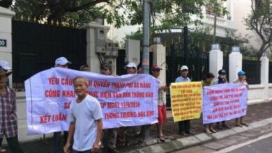 Một gia đình giáo dân Cồn Dầu vừa vượt thoát nanh vuốt cộng sản