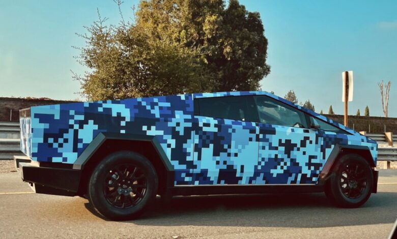Custom Cybertruck in black gloss takes it to new levels Custom Cybertruck in black gloss takes it to new levels
