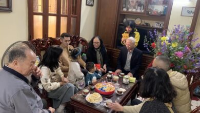 Người trẻ cần được giải thích ý nghĩa của Tết thay vì chỉ thực hành