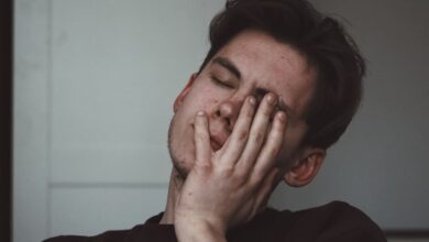 ‘Làm vài ly’ trước khi đi ngủ: Lợi bất cập hại?