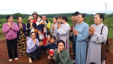 Công an lập chốt chặn, mật vụ theo sư Thích Minh Tuệ ‘ẩn tu’