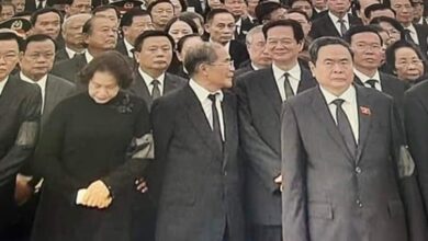 Nguyễn Tấn Dũng và nụ cười quốc tang