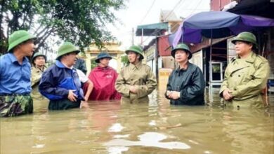 Thói ăn vay của bầy kền kền cộng sản trong mùa bão lũ