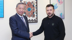 Ông Tô Lâm gặp ông Zelensky: ‘Không nên coi là sự kiện nhất thời’ Ông Tô Lâm gặp ông Zelensky: ‘Không nên coi là sự kiện nhất thời’