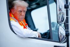 Ông Trump dọa truy tố những người này nếu đắc cử