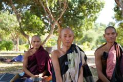Phỏng vấn sư Minh Tuệ: ‘Ái luyến sinh sợ hãi, con tu tập để không ái luyến nữa’ Phỏng vấn sư Minh Tuệ: ‘Ái luyến sinh sợ hãi, con tu tập để không ái luyến nữa’