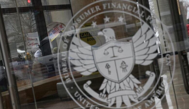 Quyền giám đốc CFPB yêu cầu toàn thể nhân viên ngừng ‘mọi công việc’ Quyền giám đốc CFPB yêu cầu toàn thể nhân viên ngừng ‘mọi công việc’