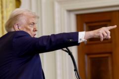 Trump: Mỹ đề xuất tiếp quản Gaza, ‘di chuyển’ người Palestine qua nước khác Trump: Mỹ đề xuất tiếp quản Gaza, ‘di chuyển’ người Palestine qua nước khác