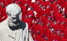 Mật nghị Hồng y: Vatican giữ bí mật bầu chọn Giáo hoàng như thế nào?