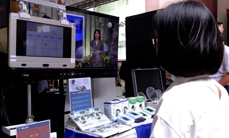 Nhà khoa học Việt làm thiết bị hỗ trợ giao tiếp cho bệnh nhân liệt