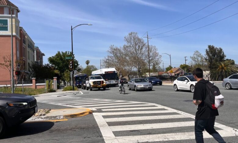 San Jose will use cameras to catch red light runners San Jose will use cameras to catch red light runners