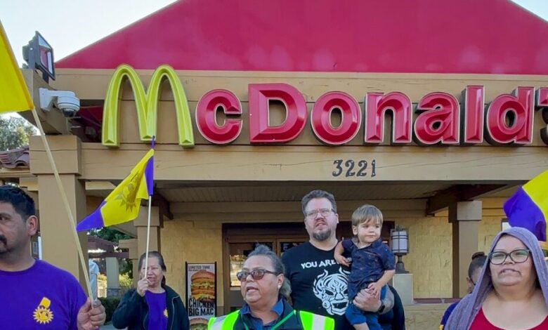 California immigrant fast-food workers afraid to report work abuses California immigrant fast-food workers afraid to report work abuses