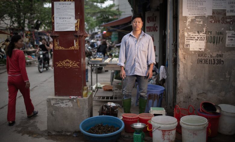 Imprisoned Vietnam activist charged for writing ‘down with communism’ Imprisoned Vietnam activist charged for writing ‘down with communism’