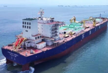 Trung Quốc đóng tàu nuôi cá hồi đầu tiên trên thế giới