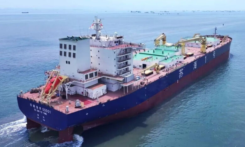 Trung Quốc đóng tàu nuôi cá hồi đầu tiên trên thế giới Trung Quốc đóng tàu nuôi cá hồi đầu tiên trên thế giới