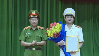 Hai người bị bắt vì đăng tin tướng công an bảo kê đường dây đánh bạc