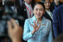 Thủ tướng Thái Lan đối mặt với lời kêu gọi từ chức sau vụ rò rỉ điện thoại
