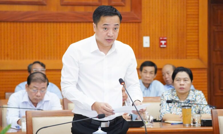 Báo chí im lặng trước việc Tướng Mai Hoàng lên làm Giám đốc Công an Tp. HCM Báo chí im lặng trước việc Tướng Mai Hoàng lên làm Giám đốc Công an Tp. HCM