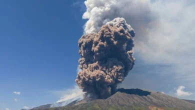 Núi lửa lớn nhất châu Âu phun trào