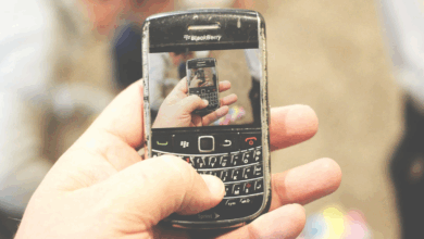 Nhiều Gen Z Mỹ quay lại dùng điện thoại BlackBerry cũ