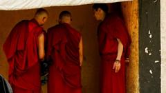 BBC thăm trung tâm kháng chiến Tây Tạng giữa cuộc đối đầu của Đạt Lai Lạt Ma với Trung Quốc BBC thăm trung tâm kháng chiến Tây Tạng giữa cuộc đối đầu của Đạt Lai Lạt Ma với Trung Quốc