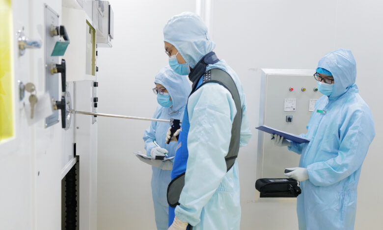 Bên trong khu điều chế thuốc phóng xạ cho bệnh nhân ung thư Bên trong khu điều chế thuốc phóng xạ cho bệnh nhân ung thư