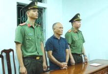 Một người dân ở Hà Tĩnh bị bắt vì viết “cán bộ là lũ ăn cướp của dân” trên Facebook