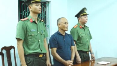 Một người dân ở Hà Tĩnh bị bắt vì viết “cán bộ là lũ ăn cướp của dân” trên Facebook