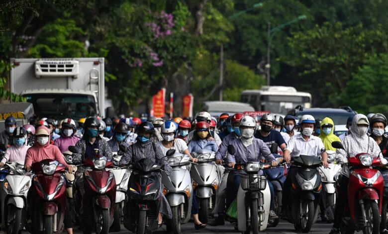 Cấm xe xăng ở nội thành Hà Nội: Thủ tướng đang “lạm quyền” Cấm xe xăng ở nội thành Hà Nội: Thủ tướng đang “lạm quyền”