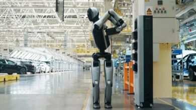 Robot hình người đầu tiên trên thế giới tự thay pin