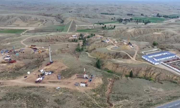 Trung Quốc khai thác uranium từ mỏ đá sa thạch Trung Quốc khai thác uranium từ mỏ đá sa thạch