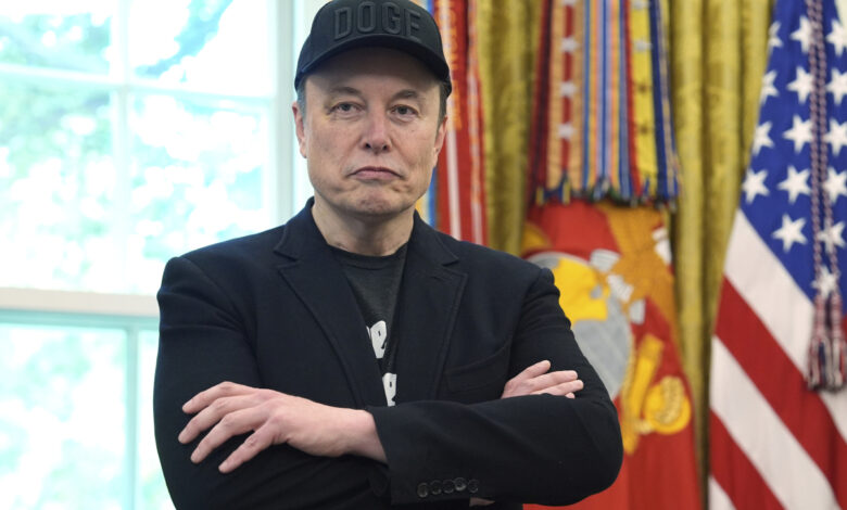 Musk mua nhà máy điện ở nước ngoài cho trung tâm dữ liệu mới Musk mua nhà máy điện ở nước ngoài cho trung tâm dữ liệu mới