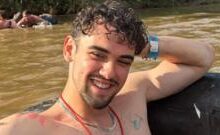 ‘Tôi thấy một quầng sáng vạn hoa trước khi mù’: Lời kể của nạn nhân ngộ độc rượu ở Lào