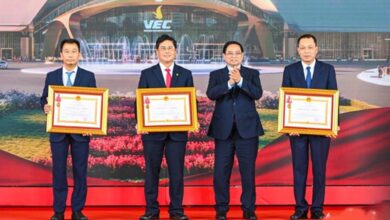 Tô Lâm tặng huân chương cho Vingroup, EVN ‘dằn mặt’ công luận