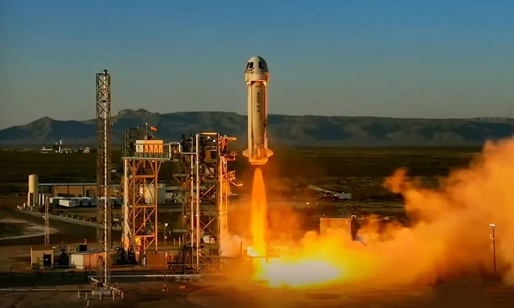 Tàu Blue Origin chở tỷ phú tiền ảo lên rìa vũ trụ Tàu Blue Origin chở tỷ phú tiền ảo lên rìa vũ trụ