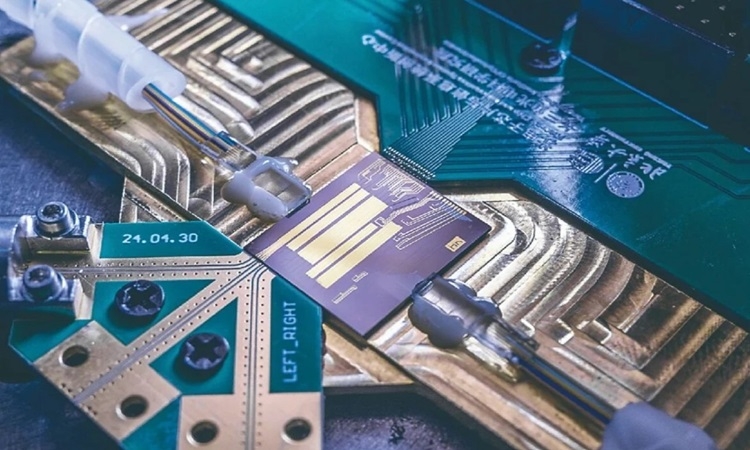 Chip 6G toàn dải tần đầu tiên đạt tốc độ 100 Gbps Chip 6G toàn dải tần đầu tiên đạt tốc độ 100 Gbps