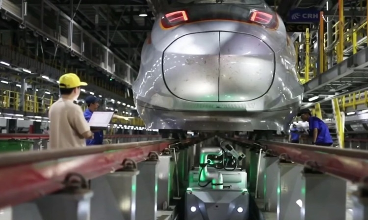 Robot bảo trì đường sắt cao tốc