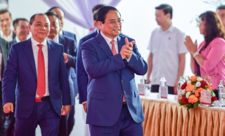Bình luận: Khi Thủ tướng rao hàng cho VinFast