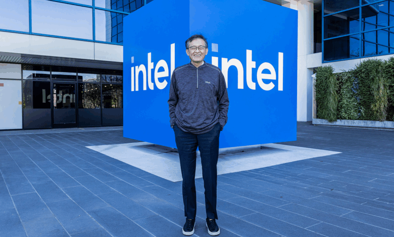CEO Intel nói gì khi bị ông Trump yêu cầu từ chức? CEO Intel nói gì khi bị ông Trump yêu cầu từ chức?